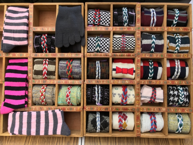 ぐちゃぐちゃになりがち 靴下やタイツのスッキリきれいな収納方法 日々を旅する 都会の端っこでスローライフ